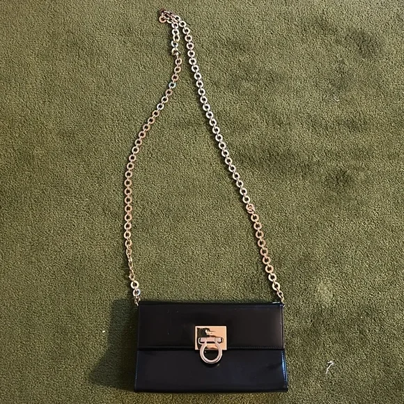 Vintage Ferragamo Black leather clutch with option chain - Picture 4 of 4